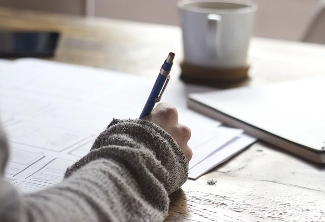 健全員工終身教育制度，鼓勵(lì)員工不斷深造