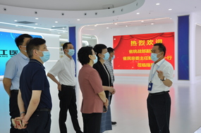 省委統(tǒng)戰(zhàn)部副部長(zhǎng)、省民宗委主任鮑秀英一行來(lái)公司調(diào)研民族團(tuán)結(jié)進(jìn)步創(chuàng)建工作