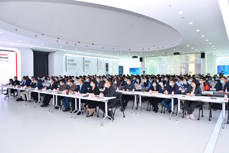 1618576495446066Q6dX.jpg 7.會場黨員濟(jì)濟(jì)一堂認(rèn)真聽講.jpg