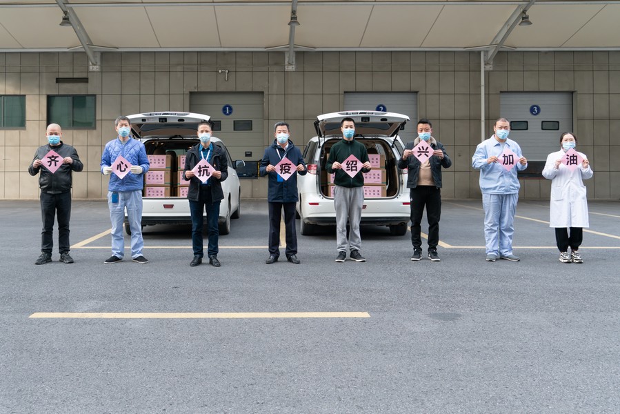 1639614070723736rSye.jpg 為抗疫前線加油-駱四君攝.jpg