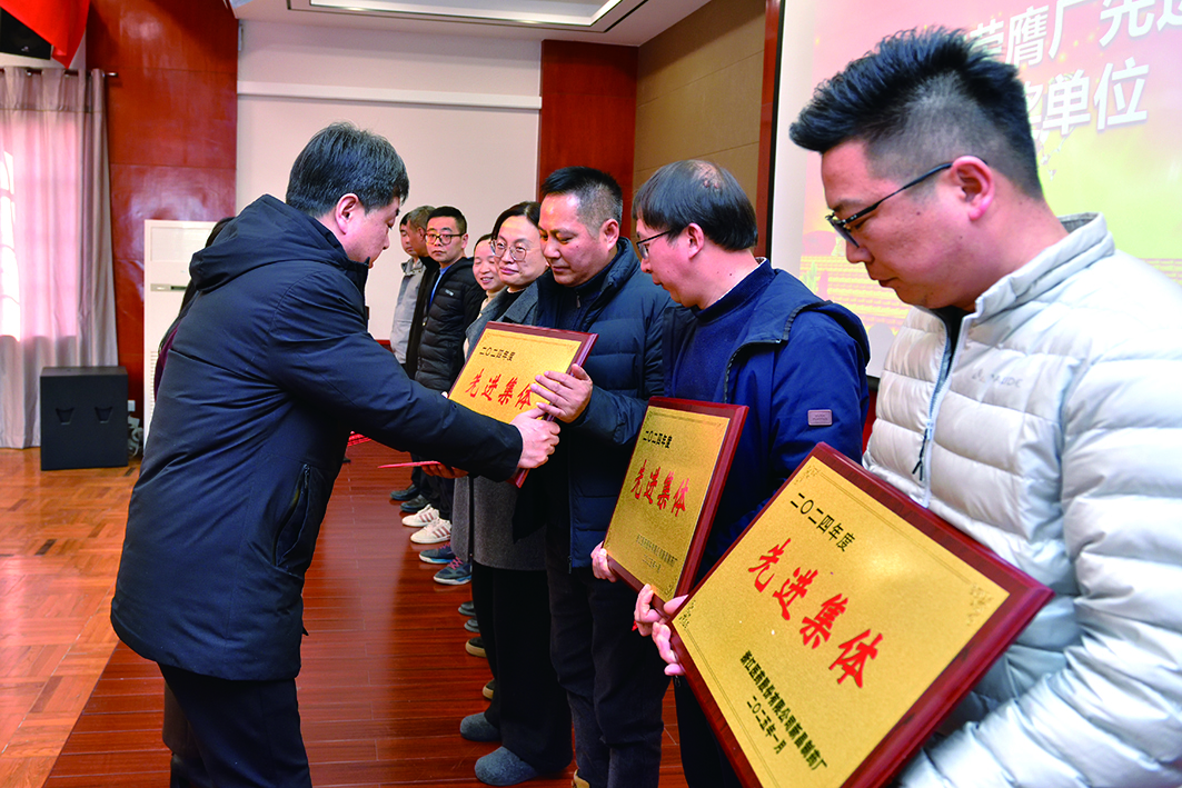 1770084196863571PKuk.jpg 1BAC48277BAA8B942E6047B0FA1AC8B3.JPG